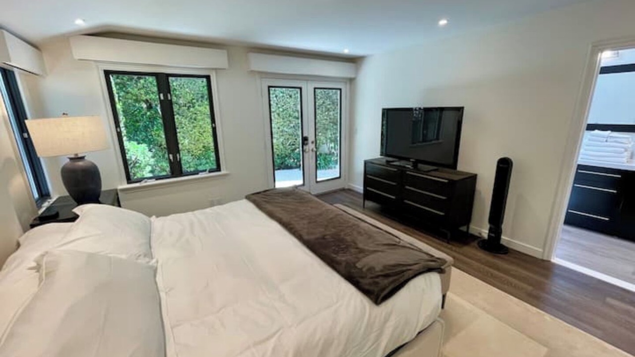 Photo of Bedroom in La Jolla Shores