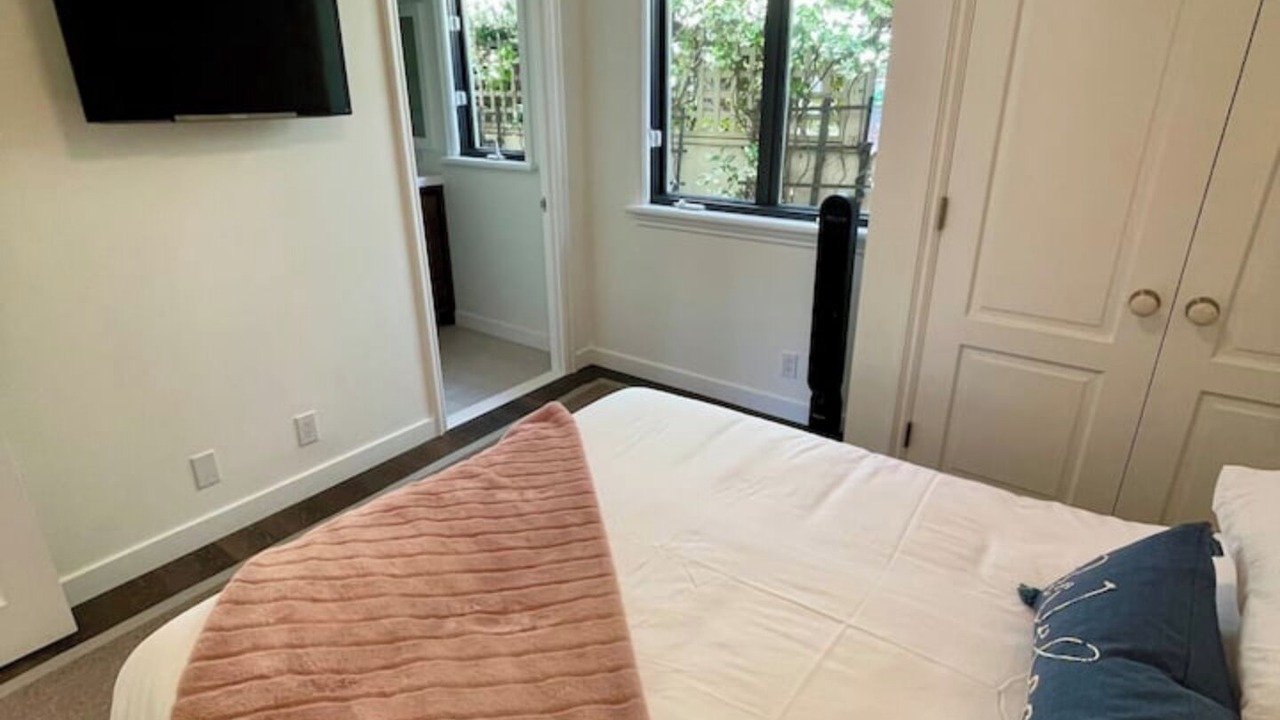 Photo of Bedroom in La Jolla Shores