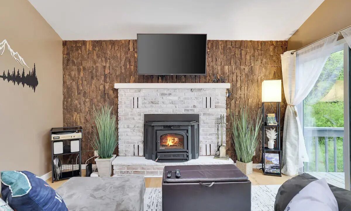 Photo of Livingroom in Tobyhanna