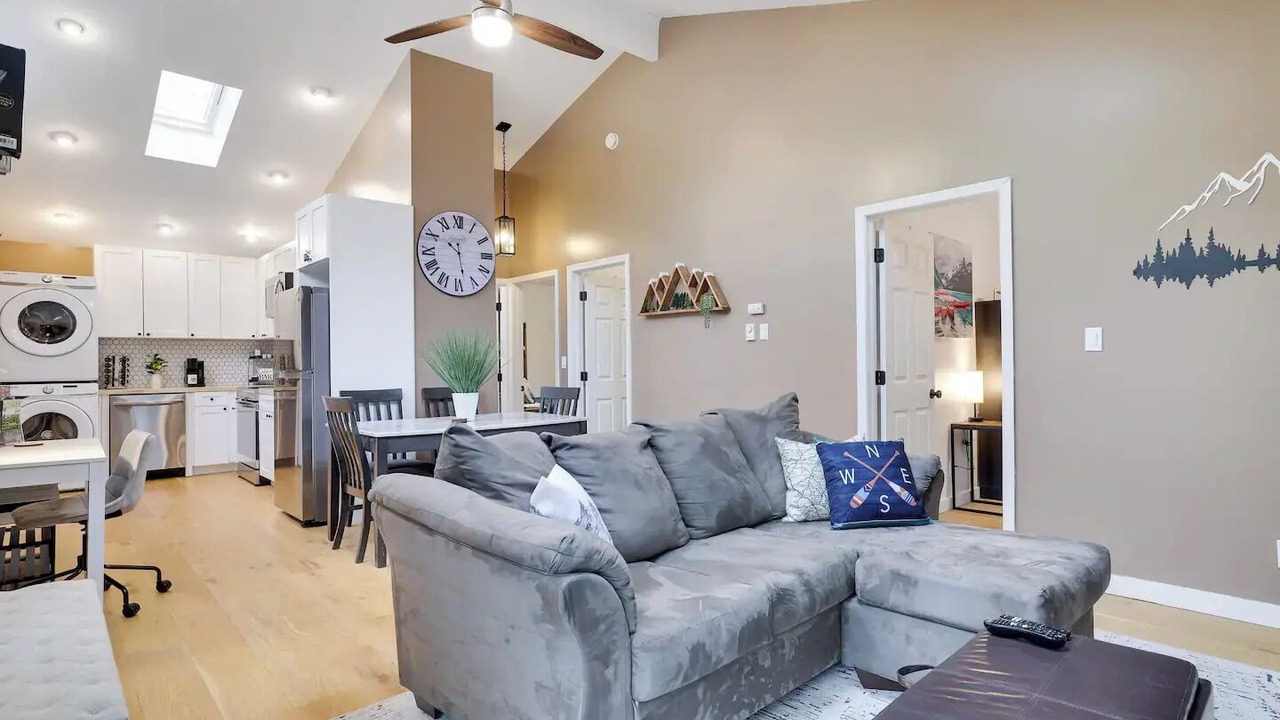 Photo of Livingroom in Tobyhanna