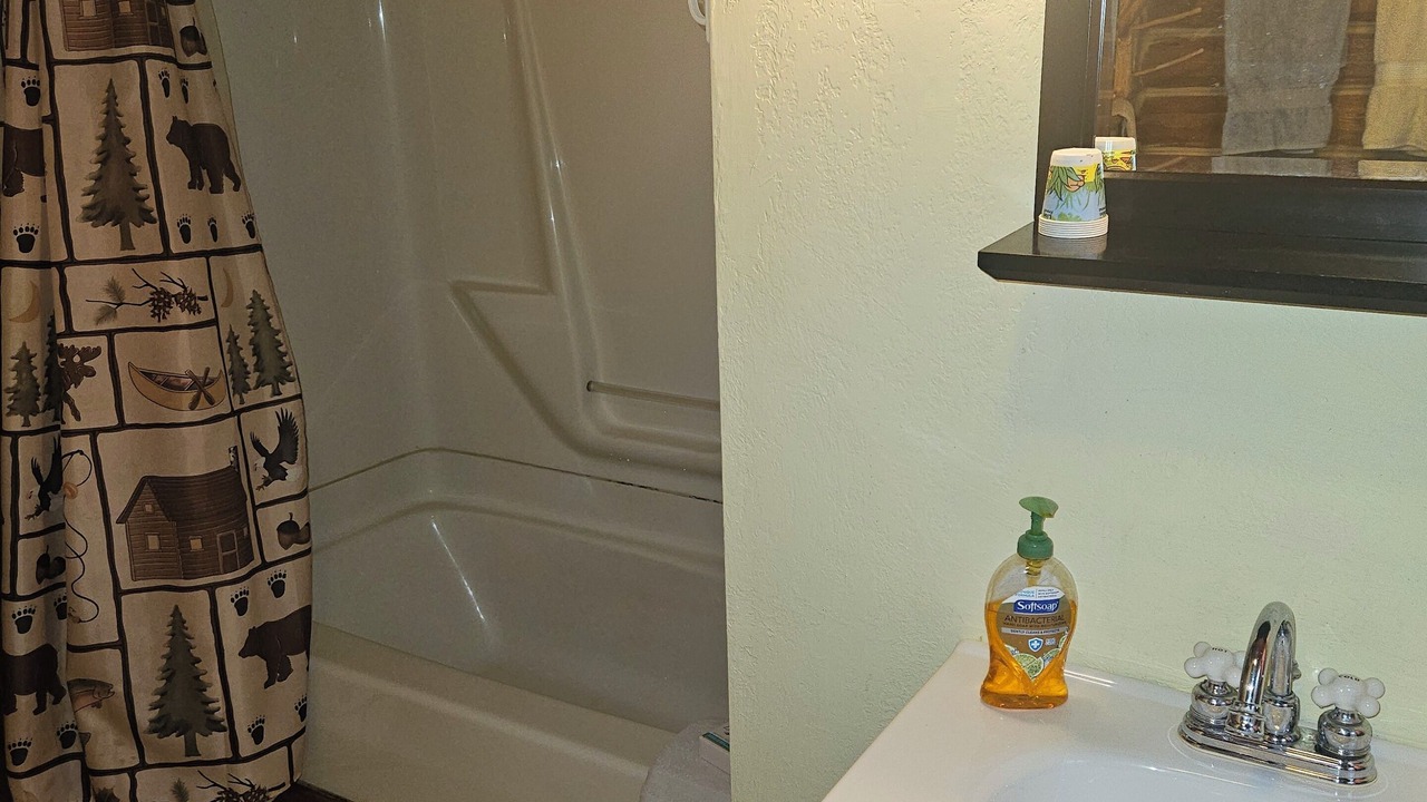 Photo of Bathroom in Edray