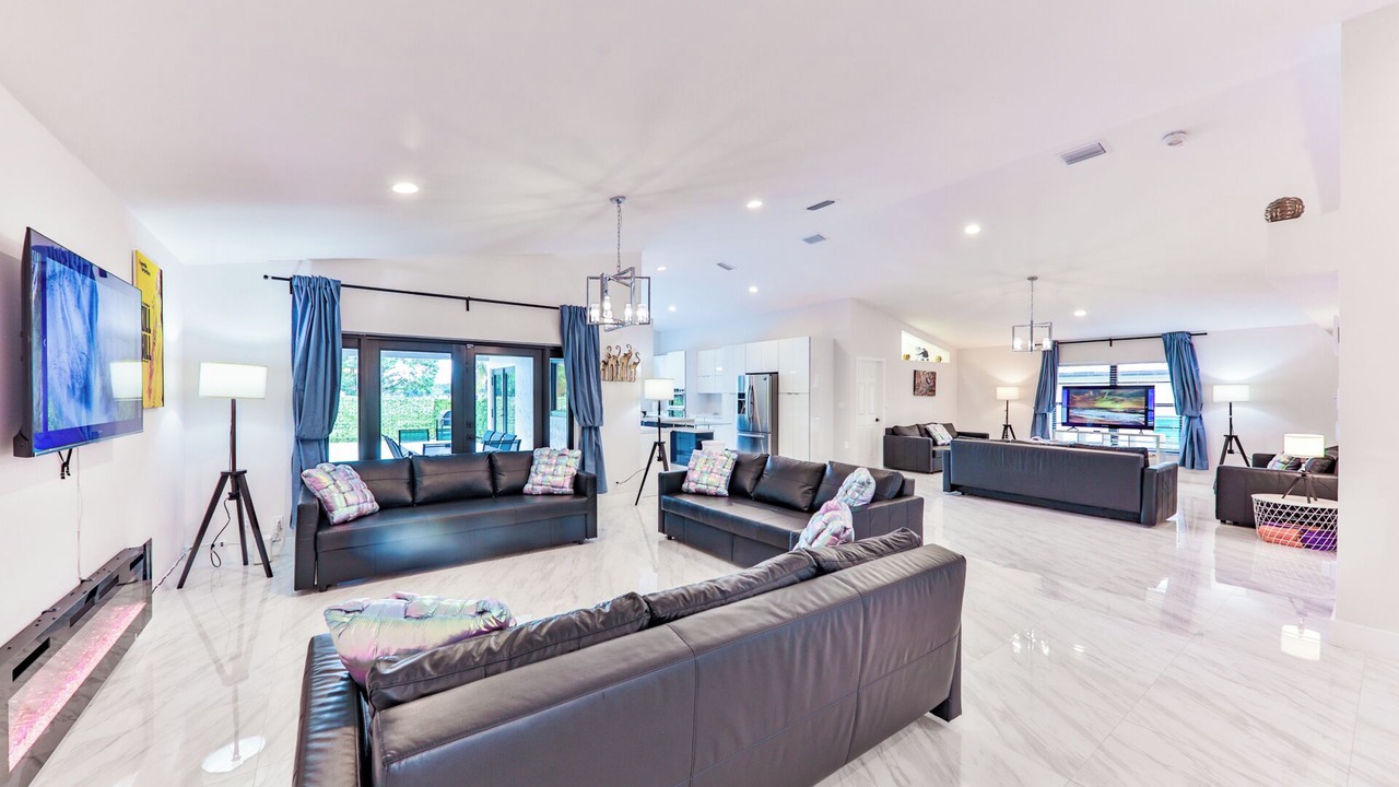 Photo of Livingroom in Davie