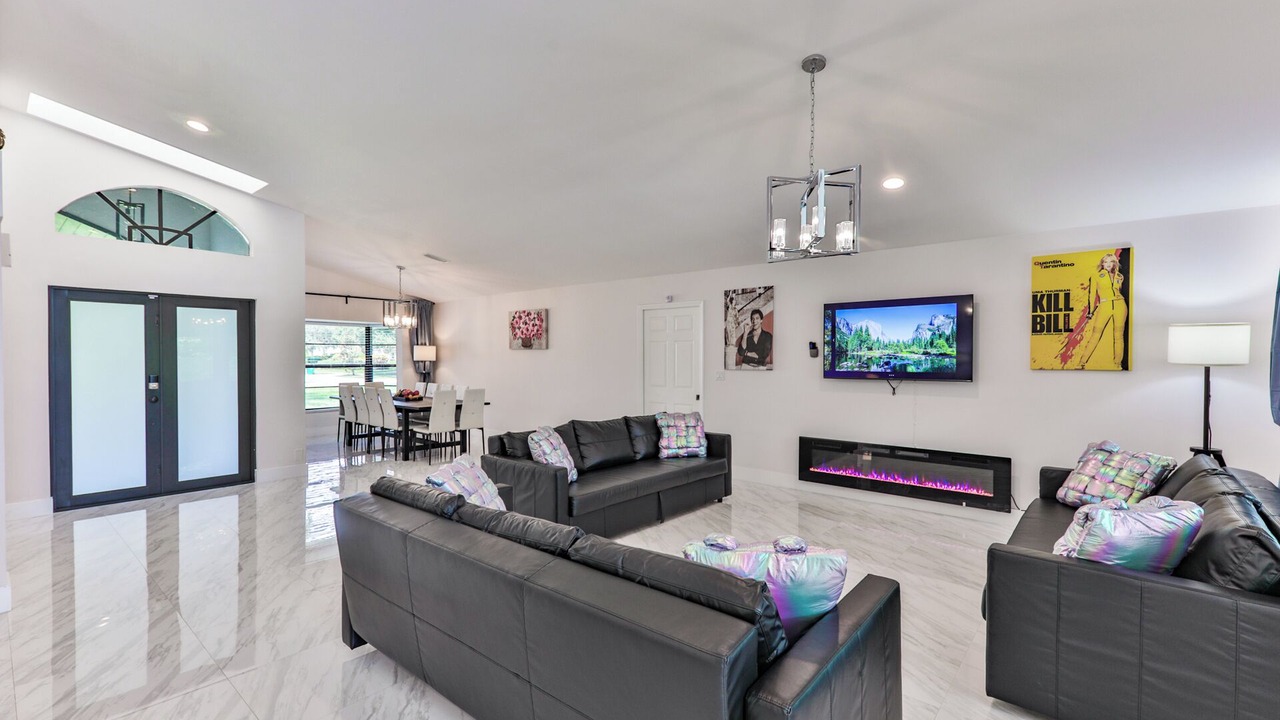 Photo of Livingroom in Davie