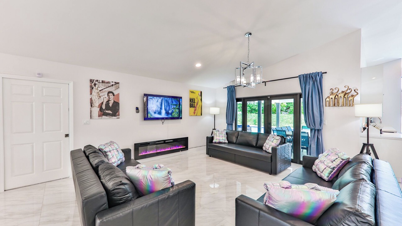 Photo of Livingroom in Davie