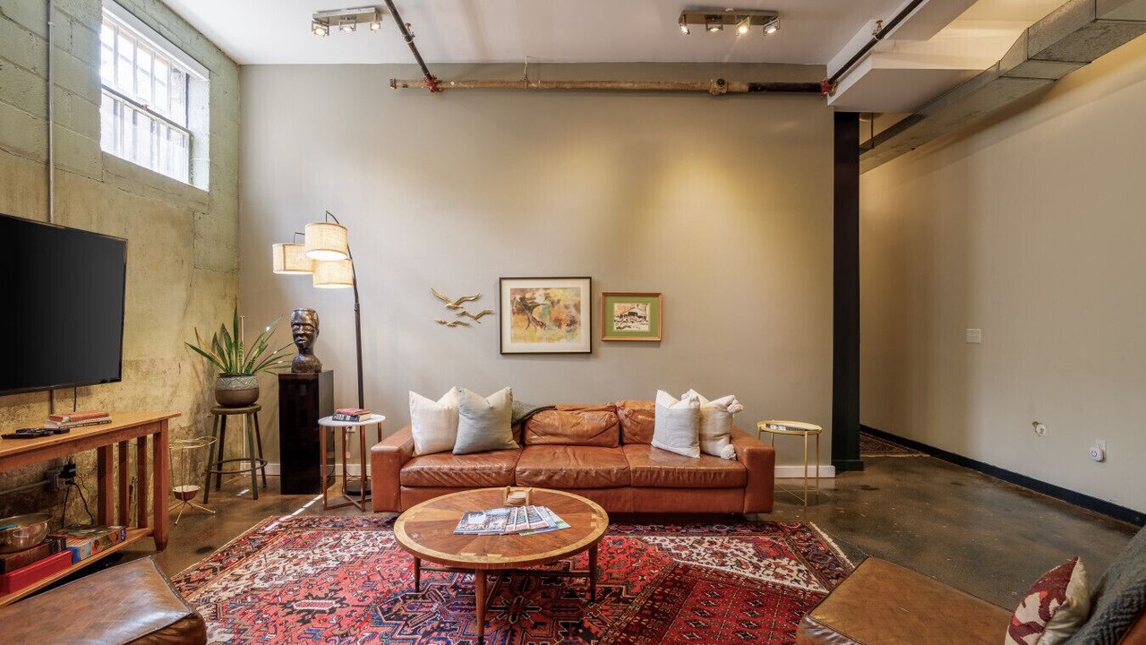 Photo of Livingroom in Central Business District