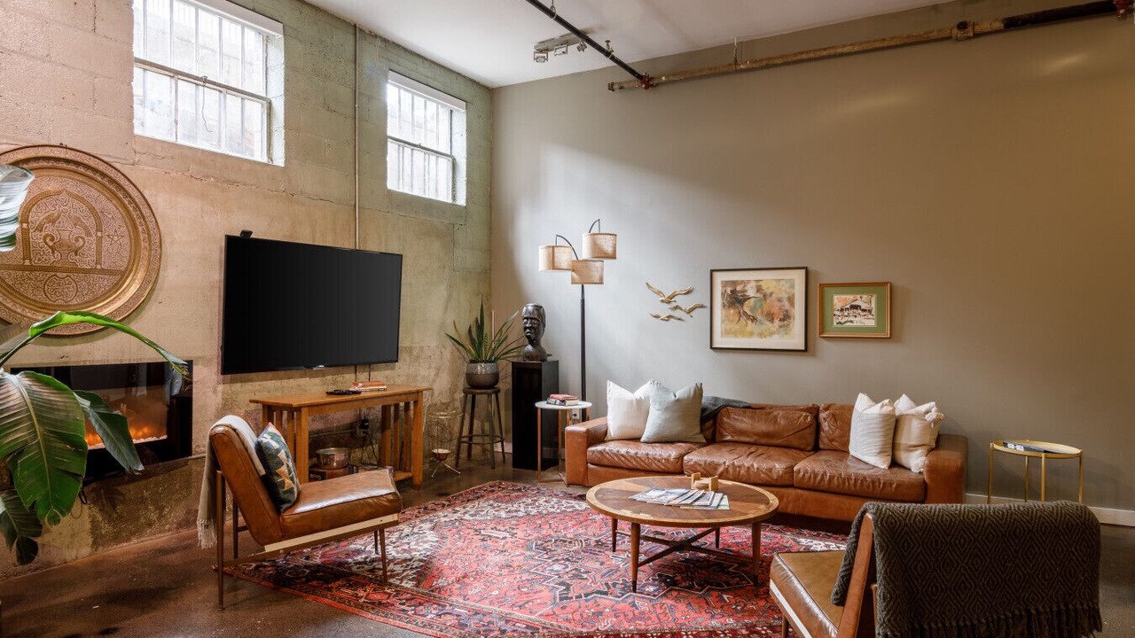 Photo of Livingroom in Central Business District