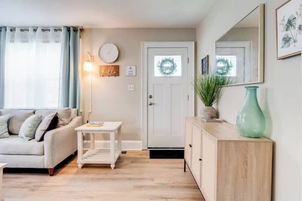 Photo of Livingroom in Bayview