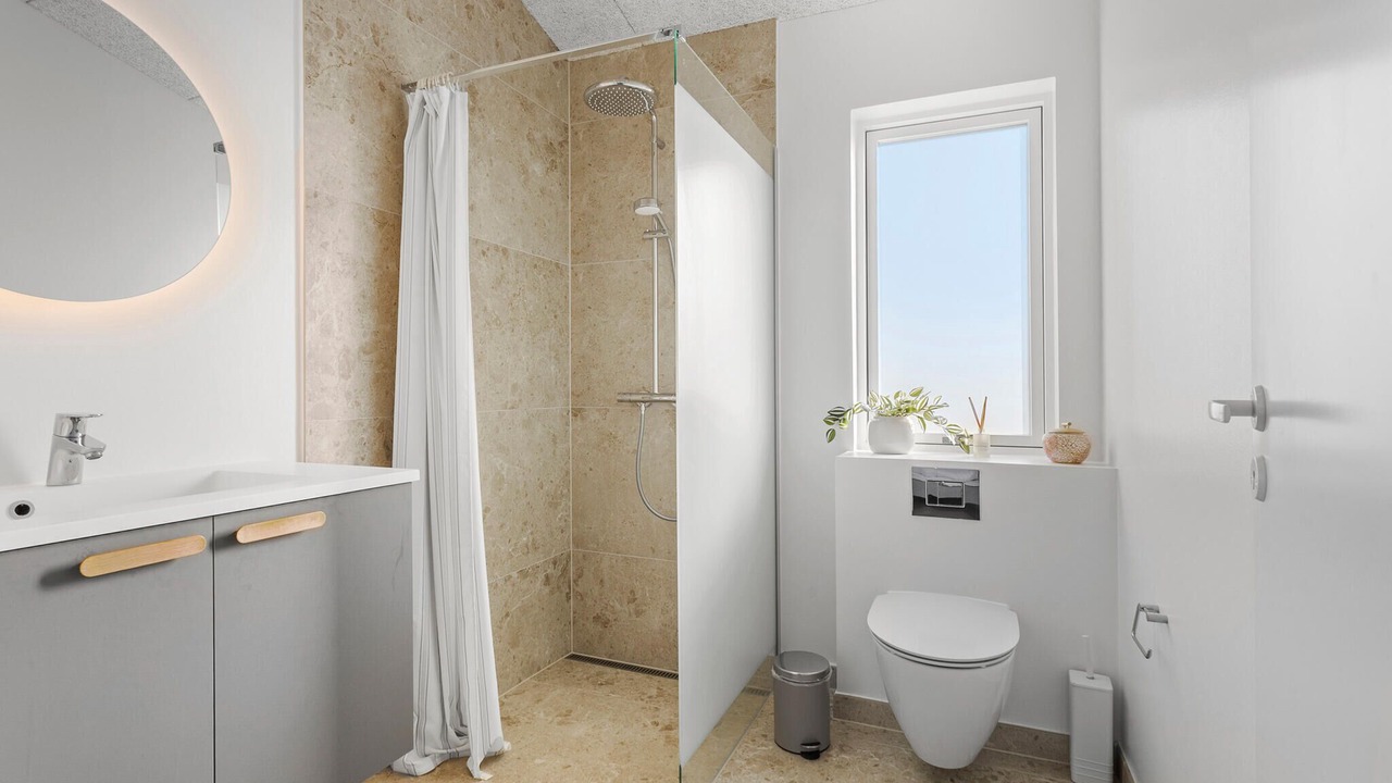 Photo of Bathroom in Lokken