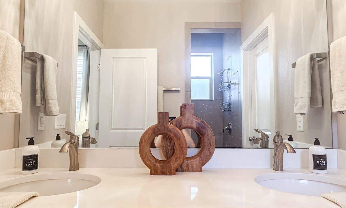 Photo of Bathroom in Page