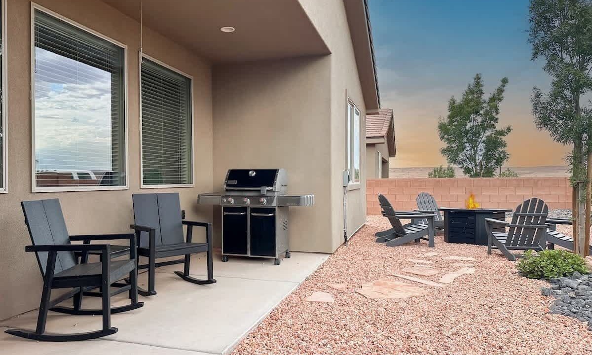 Photo of Outdoor in Page
