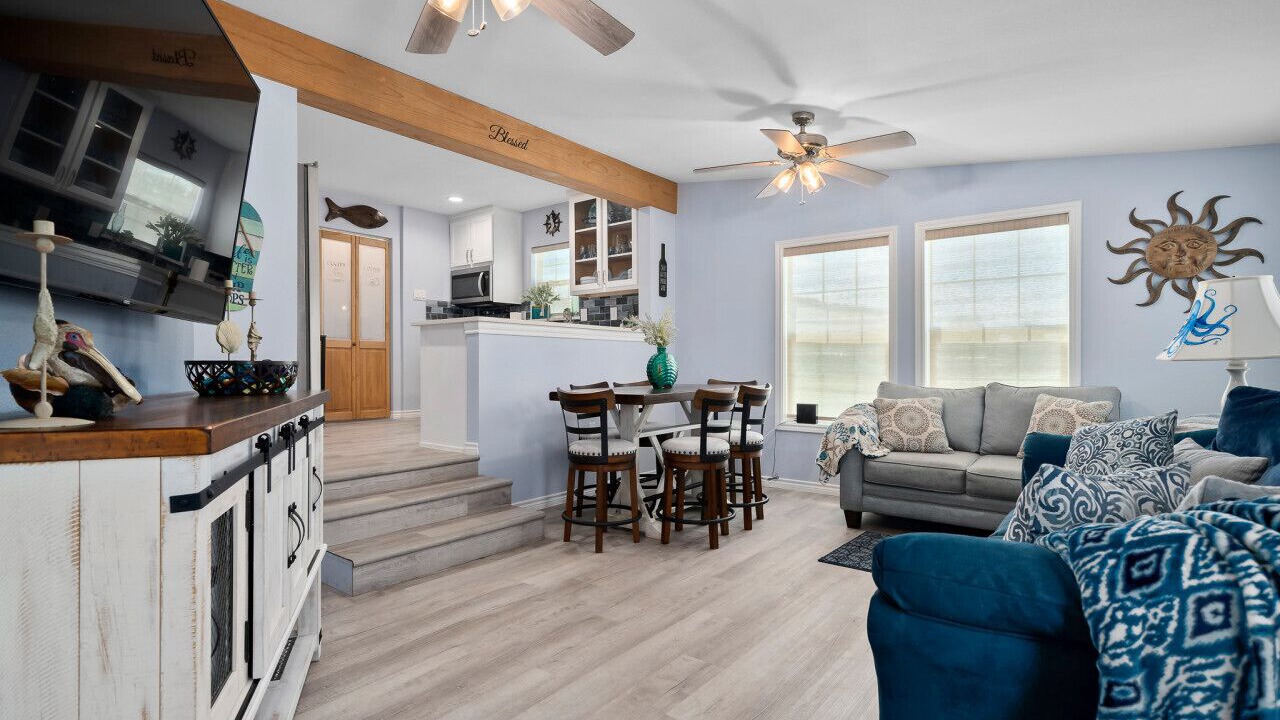 Photo of Livingroom in Aransas Pass
