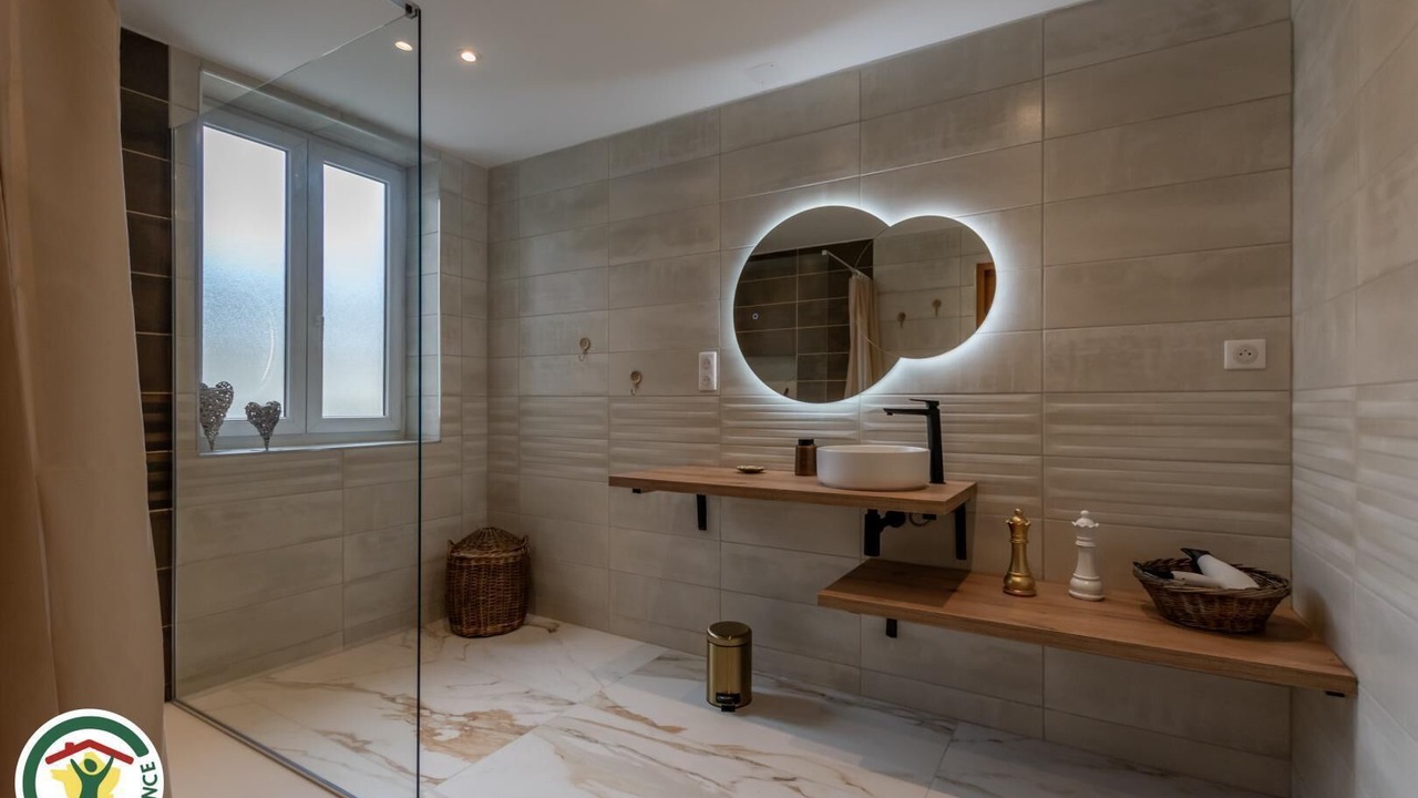 Photo of Bathroom in Epernay