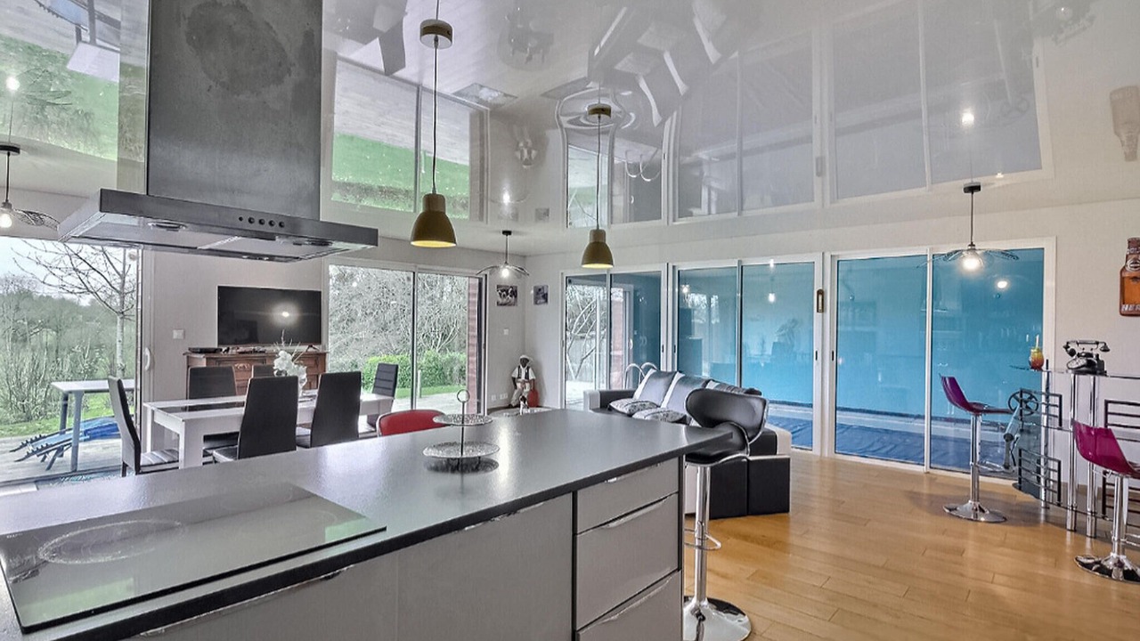 Photo of Others in Plesidy