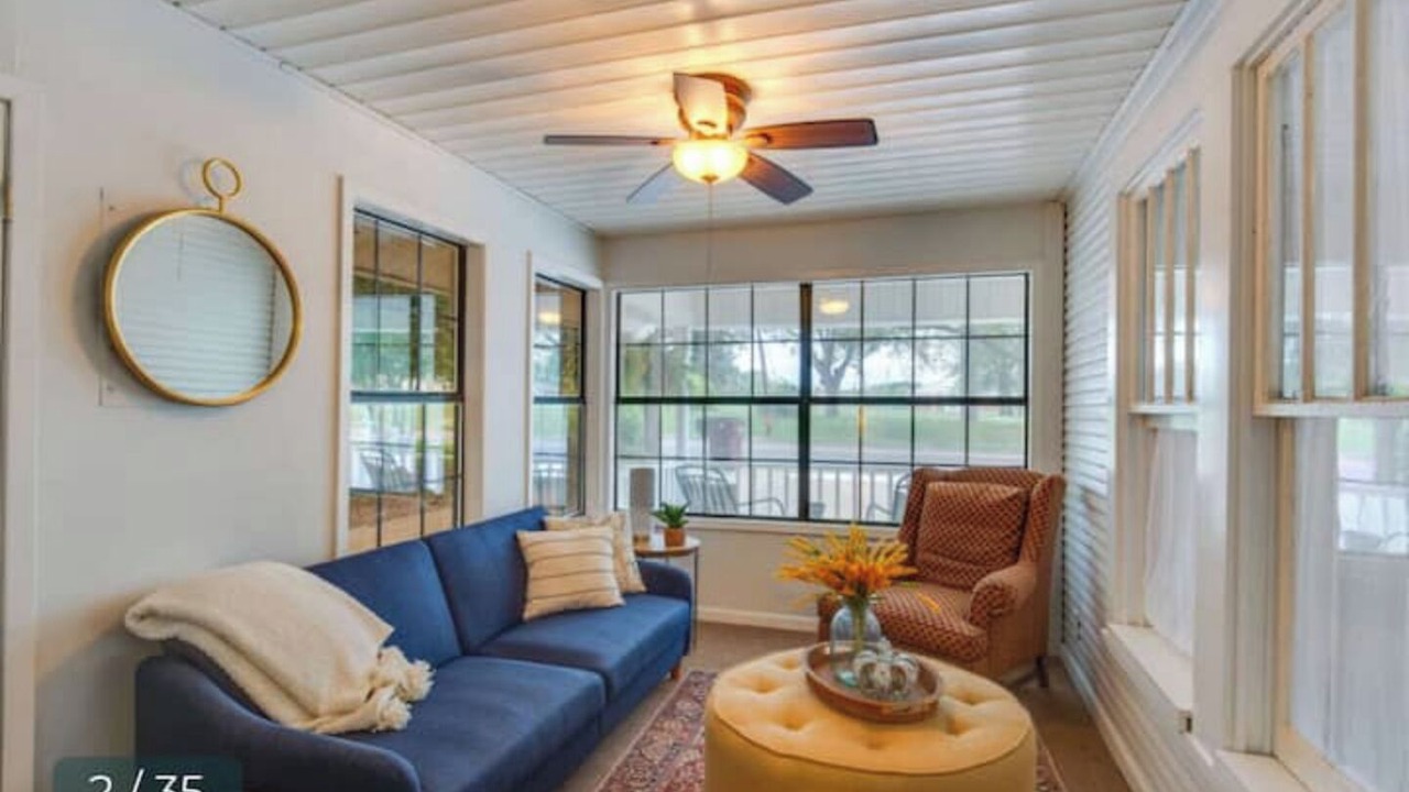 Photo of Livingroom in Canton