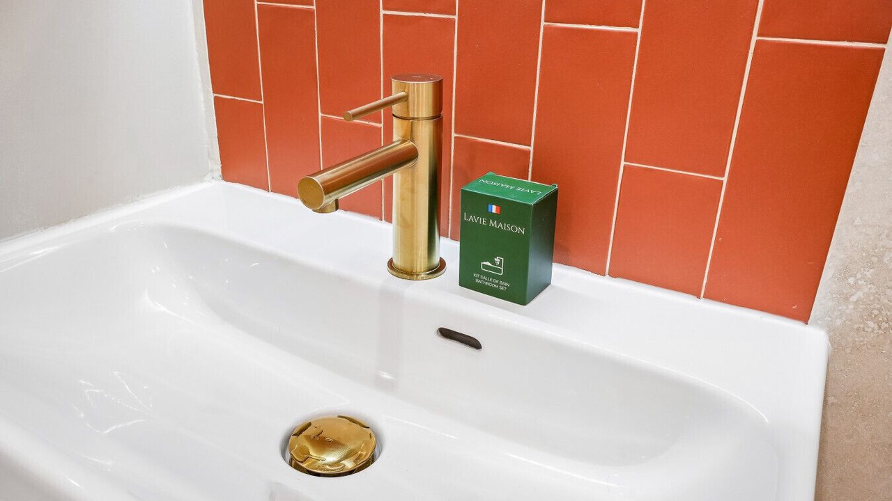 Photo of Bathroom in Quartier des Grandes-Carrieres