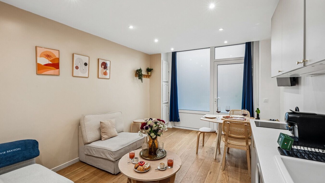 Photo of Livingroom in Quartier des Grandes-Carrieres