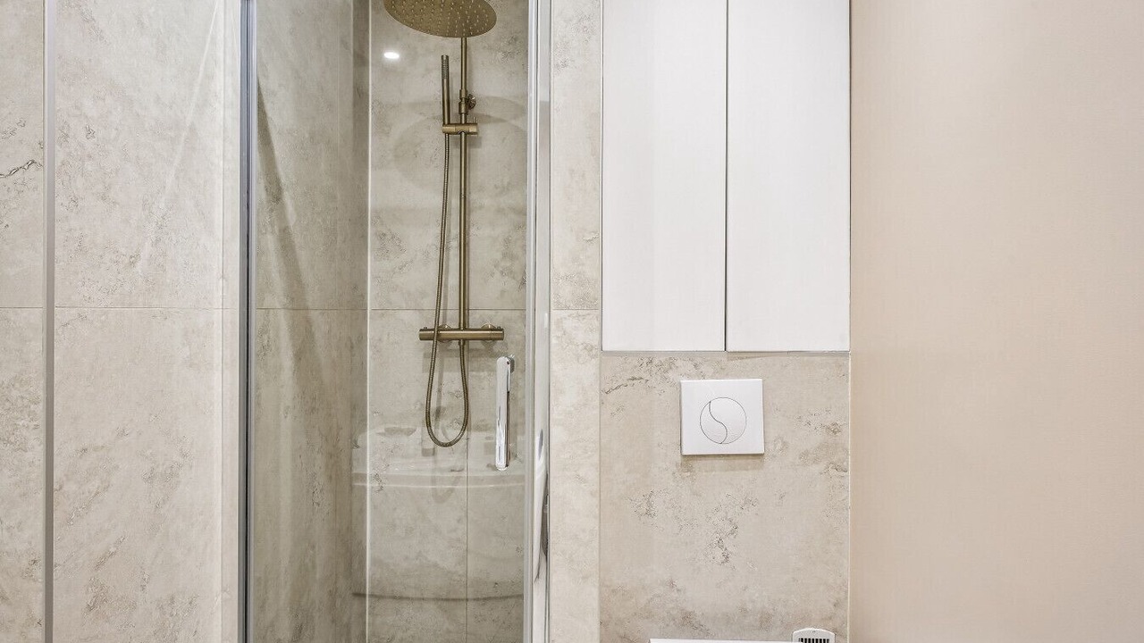 Photo of Bathroom in Quartier des Grandes-Carrieres