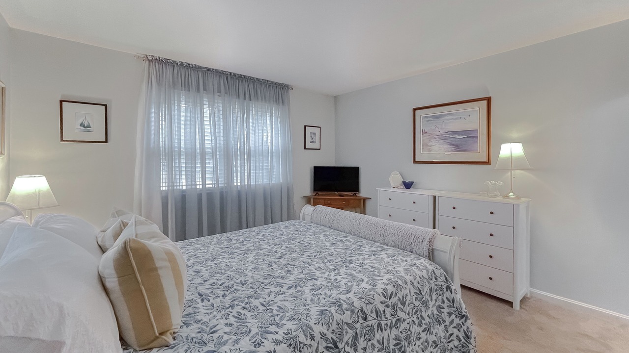 Photo of Bedroom in Lusby