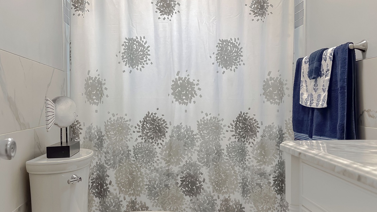 Photo of Bathroom in Lusby