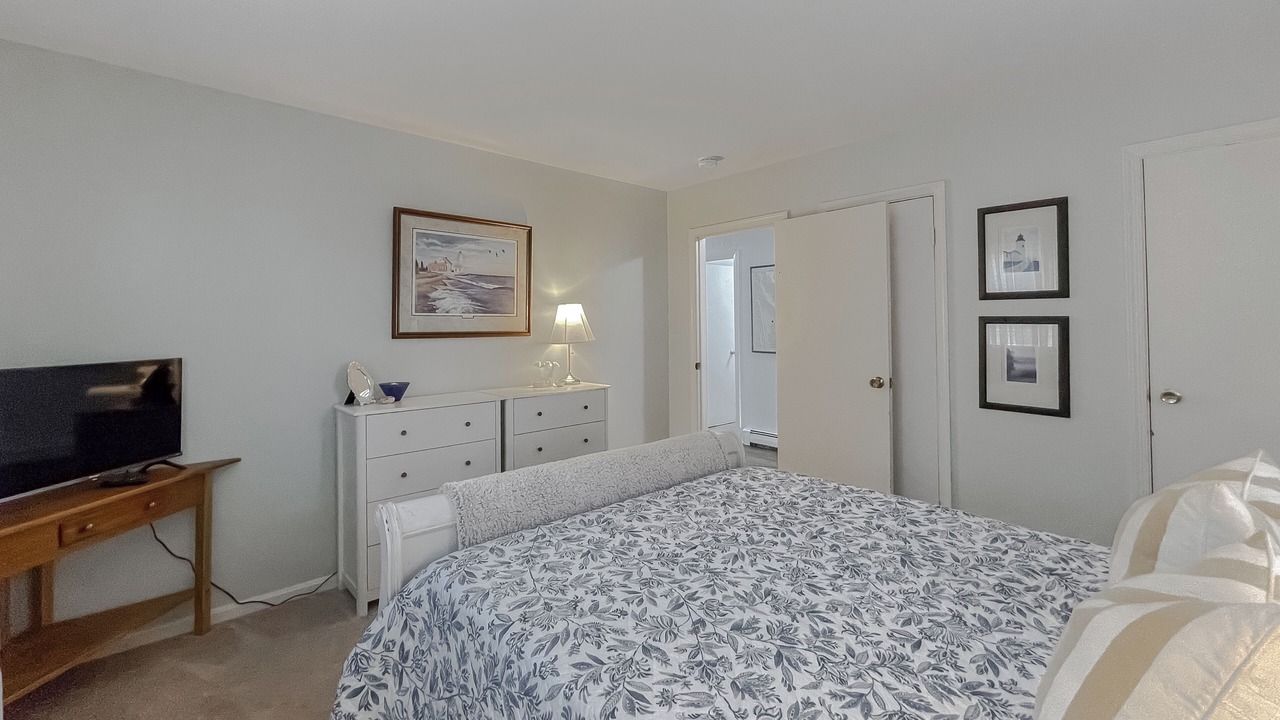 Photo of Bedroom in Lusby
