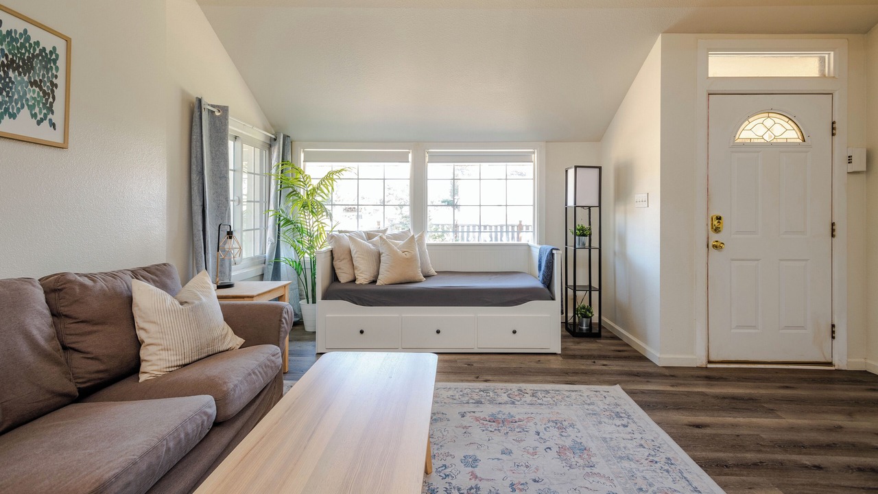 Photo of Livingroom in Los Alamos