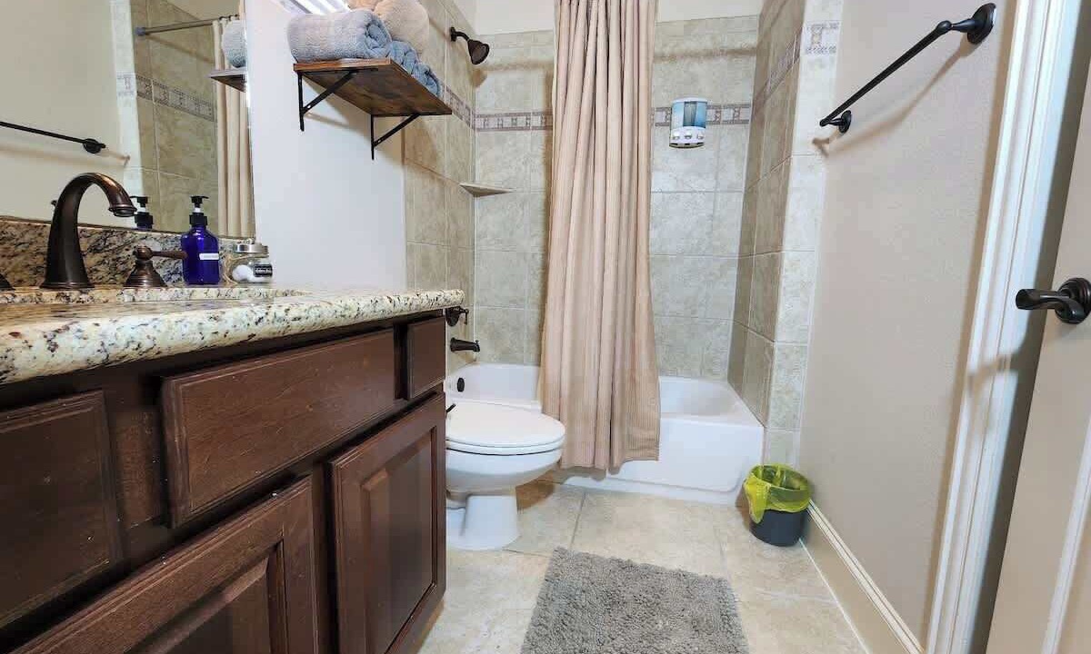 Photo of Bathroom in Woodlake - Briar Meadow
