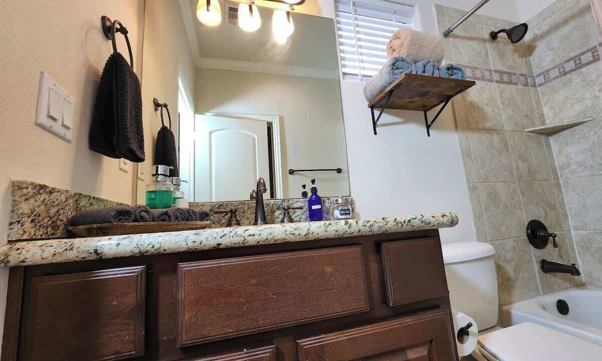 Photo of Bathroom in Woodlake - Briar Meadow