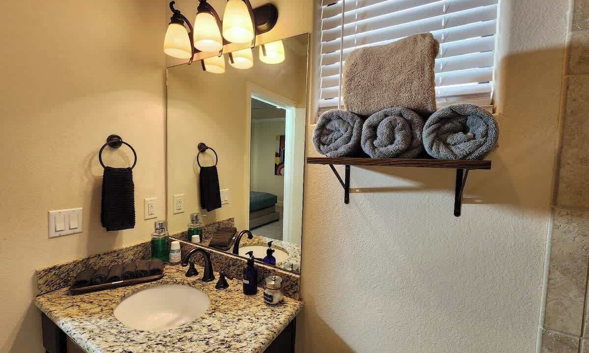 Photo of Bathroom in Woodlake - Briar Meadow