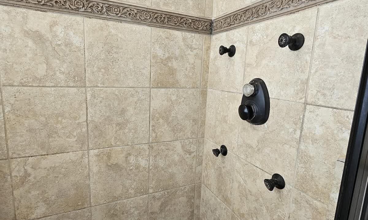 Photo of Bathroom in Woodlake - Briar Meadow