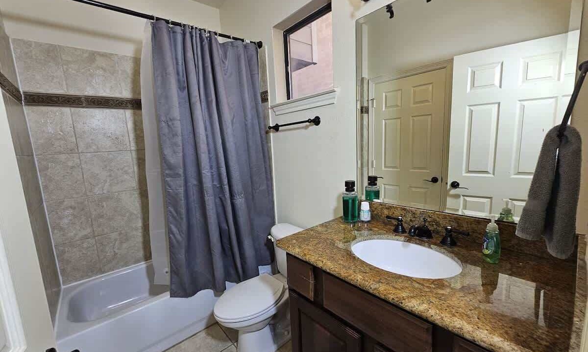 Photo of Bathroom in Woodlake - Briar Meadow