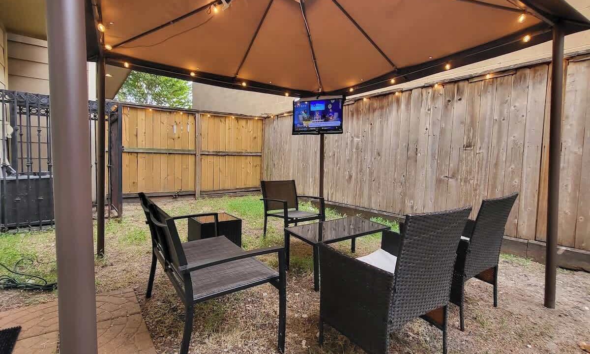 Photo of Outdoor in Woodlake - Briar Meadow