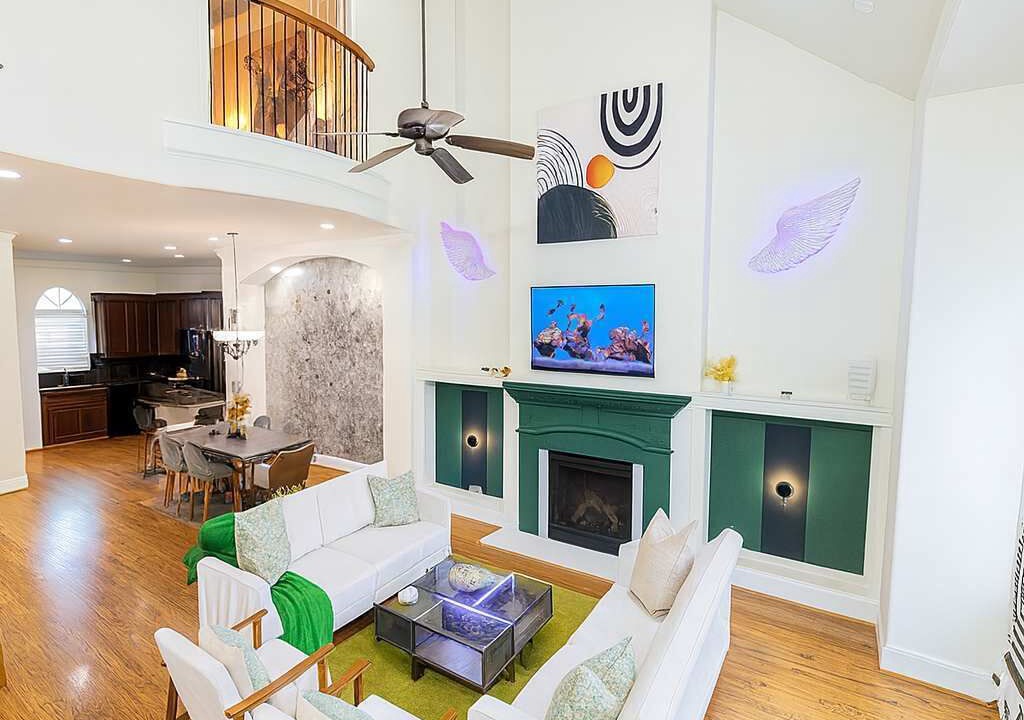 Photo of Livingroom in Woodlake - Briar Meadow