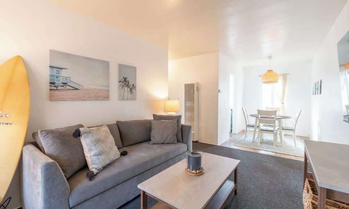 Photo of Livingroom in North Pacific Beach