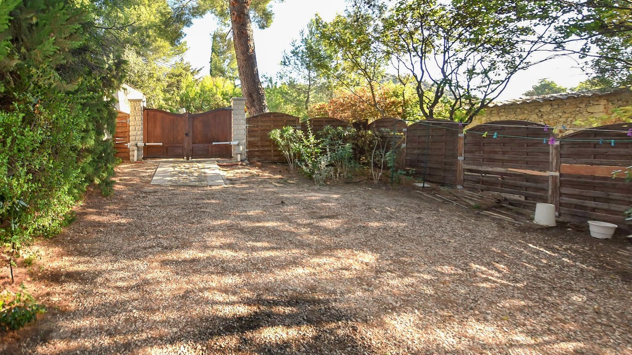 Photo of Others in Merindol