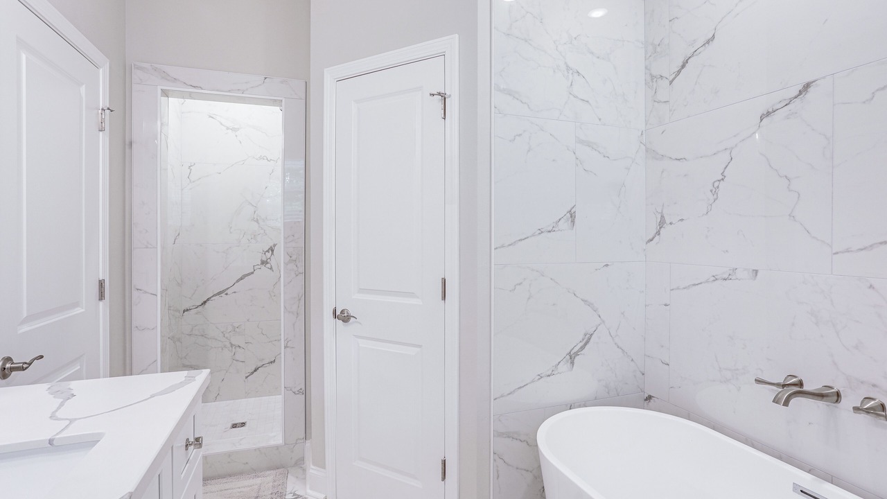 Photo of Bathroom in Tulane - Gravier