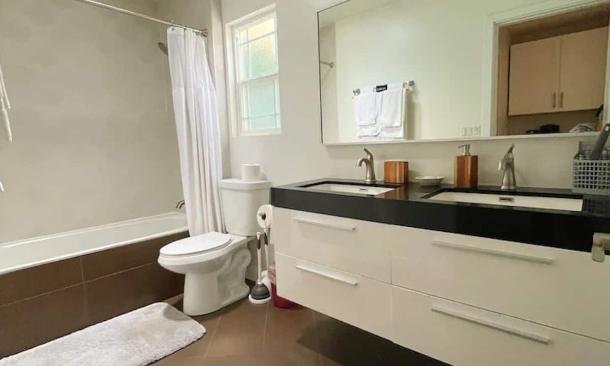 Photo of Bathroom in Del Rey