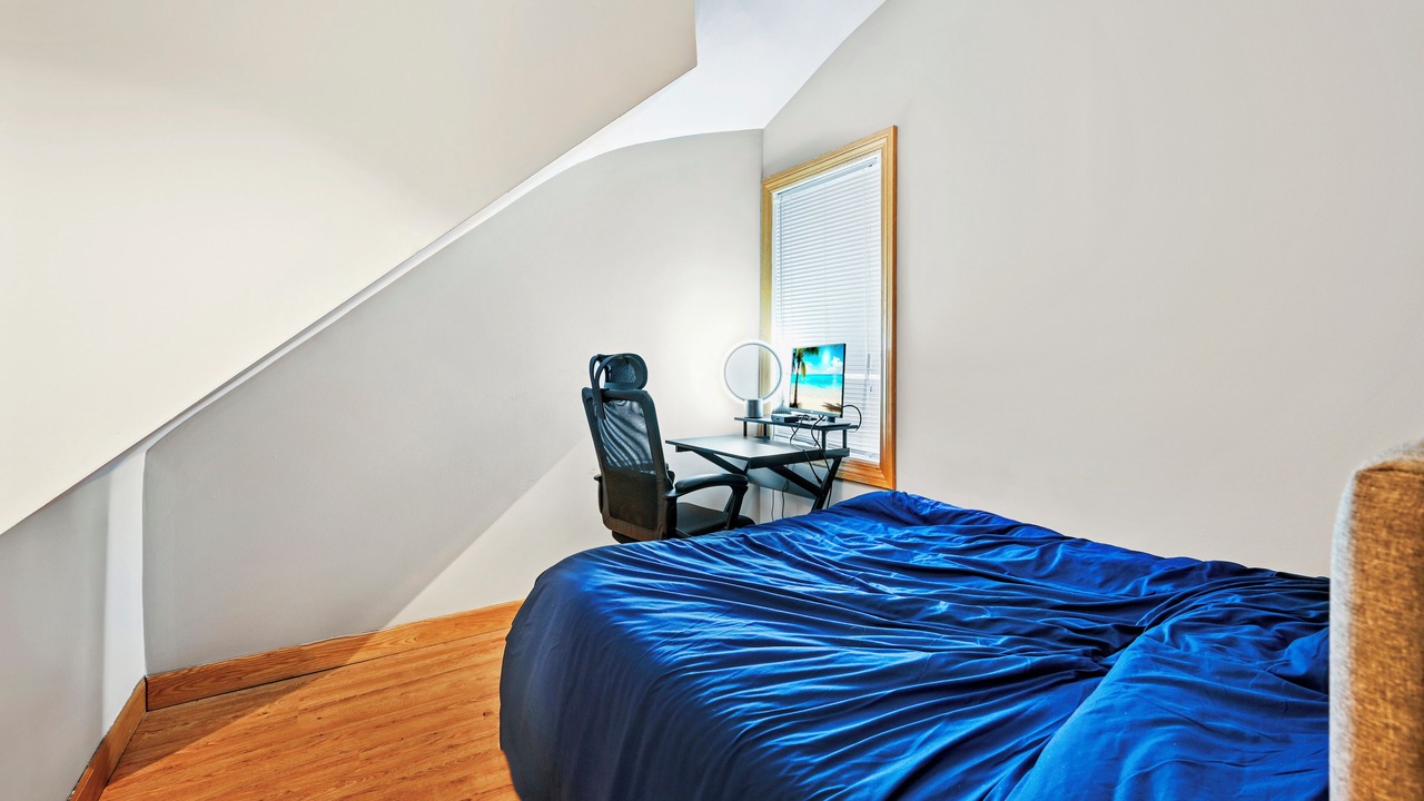Photo of Bedroom in Lakeview