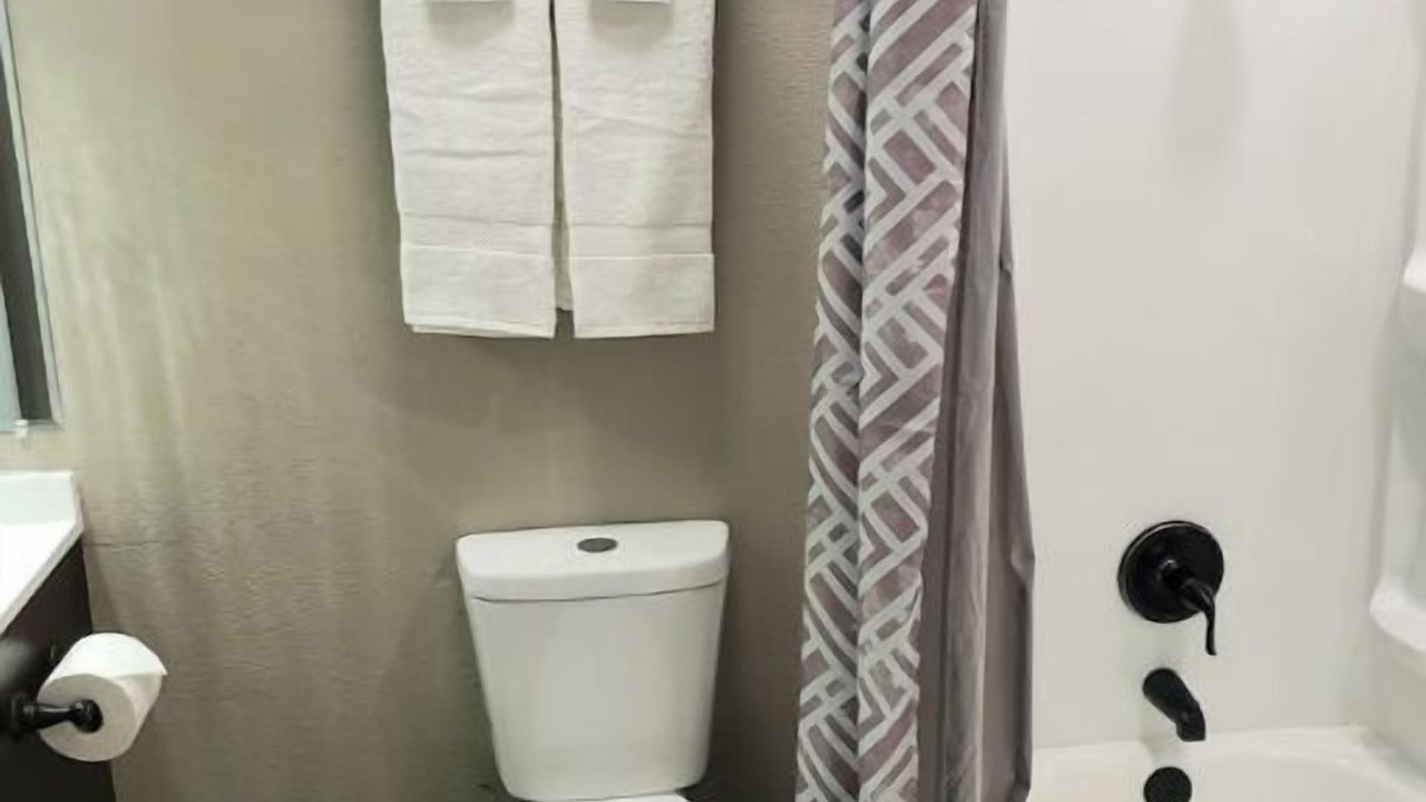 Photo of Bathroom in University Area