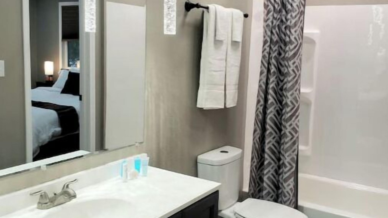 Photo of Bathroom in University Area
