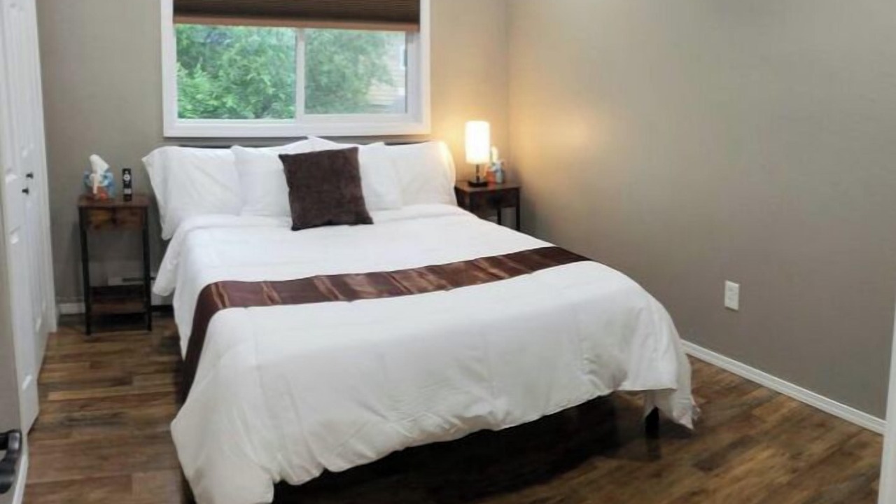 Photo of Bedroom in University Area