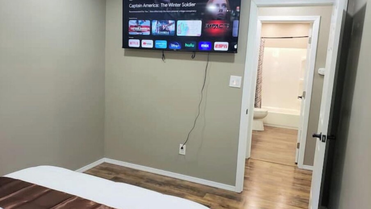 Photo of Bedroom in University Area