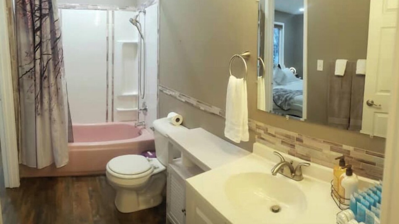 Photo of Bathroom in University Area