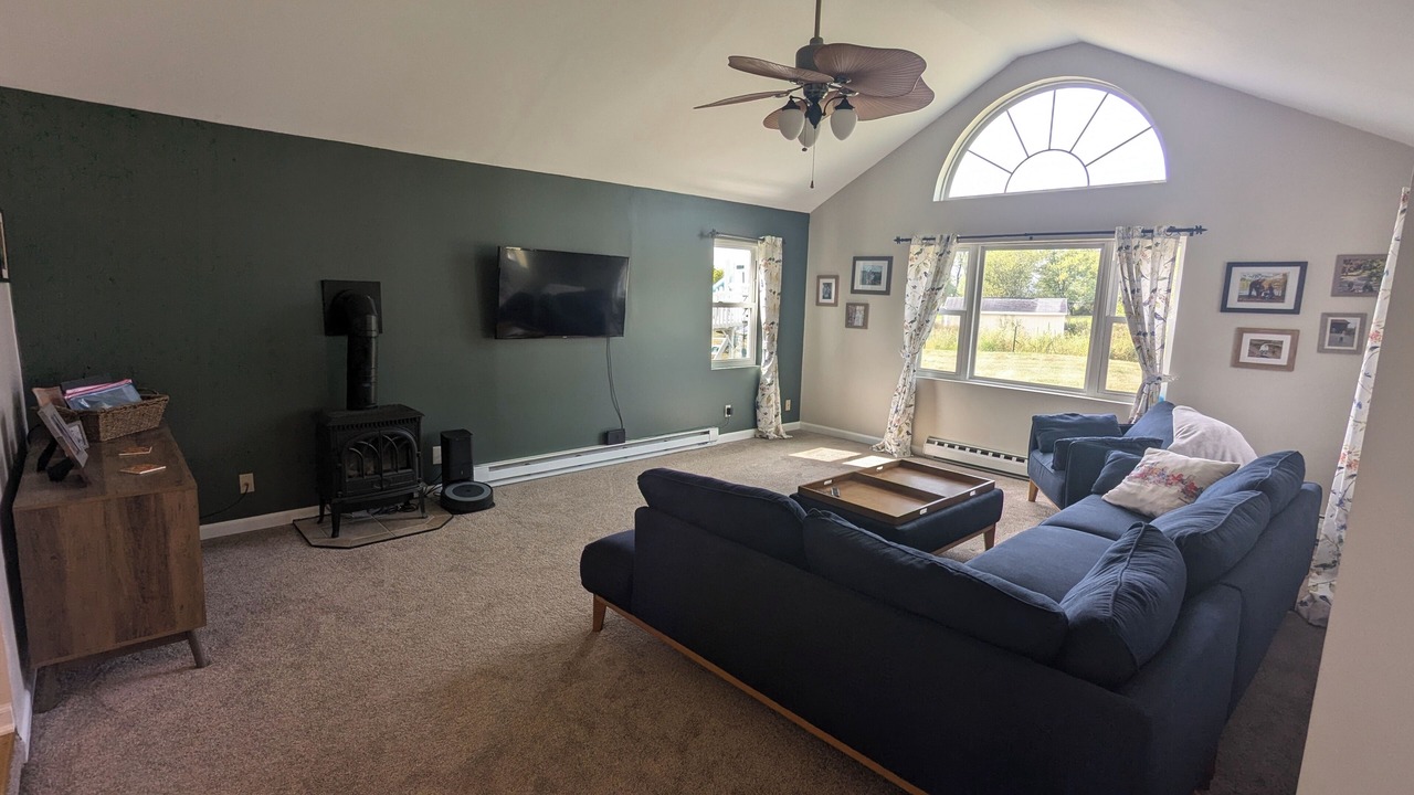 Photo of Livingroom in Sassamansville