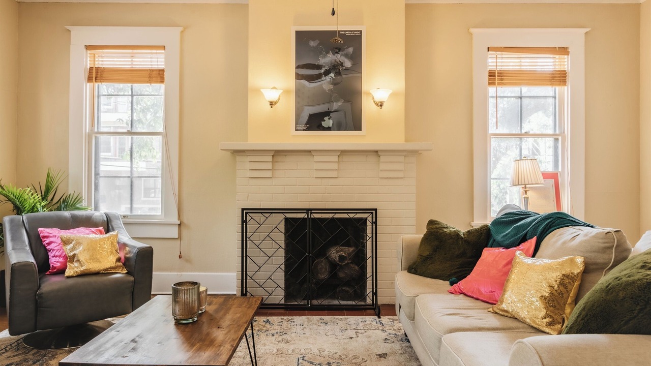 Photo of Livingroom in West Campus