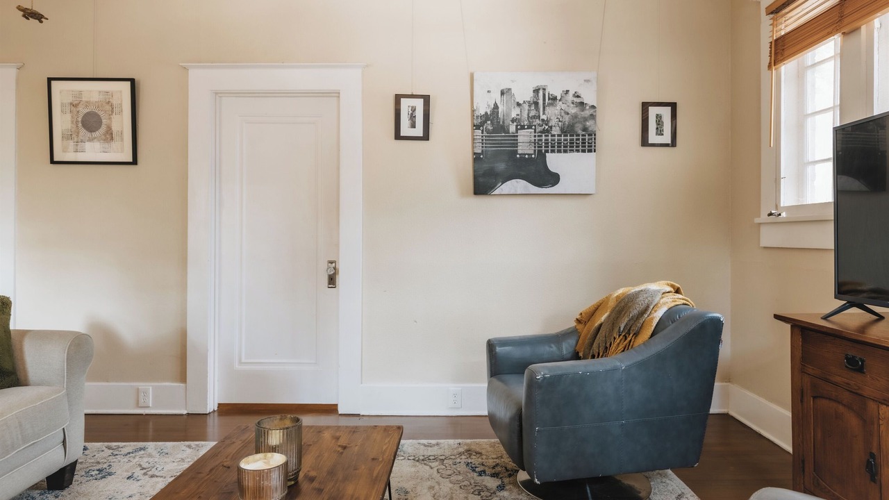 Photo of Livingroom in West Campus