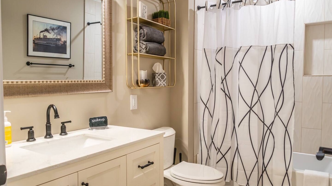 Photo of Bathroom in Hayfield Dundee
