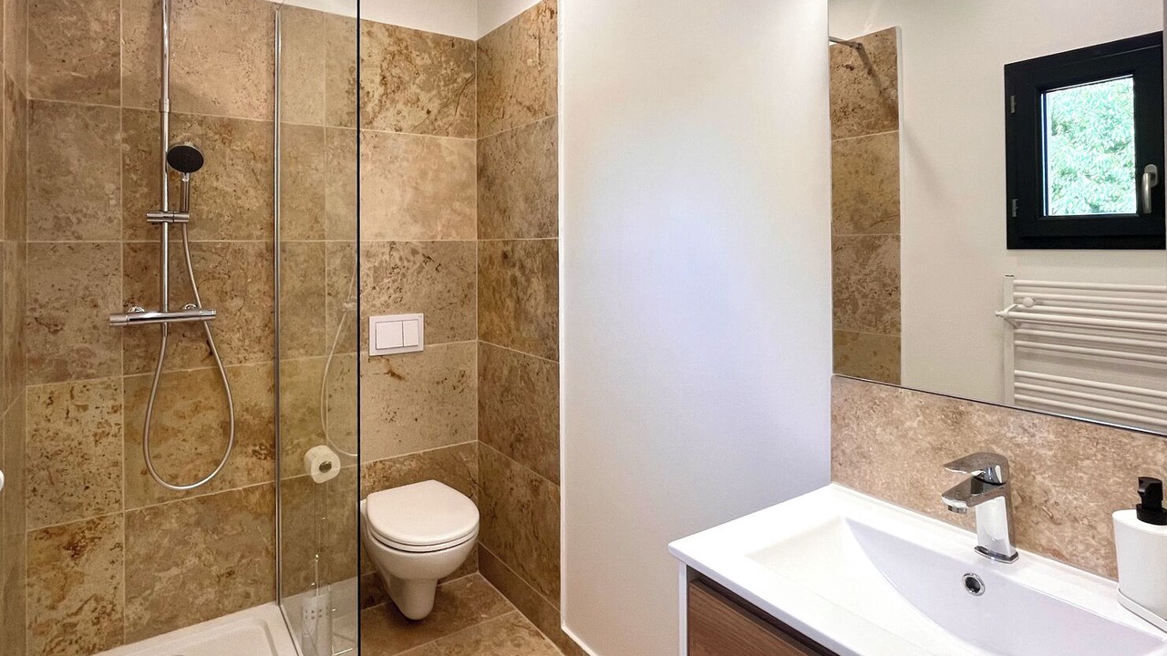 Photo of Bathroom in Salon-de-Provence