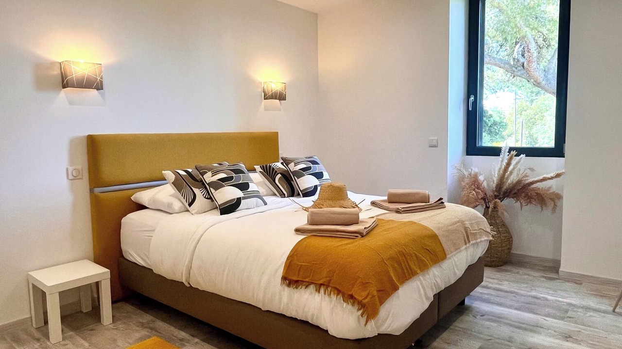 Photo of Bedroom in Salon-de-Provence