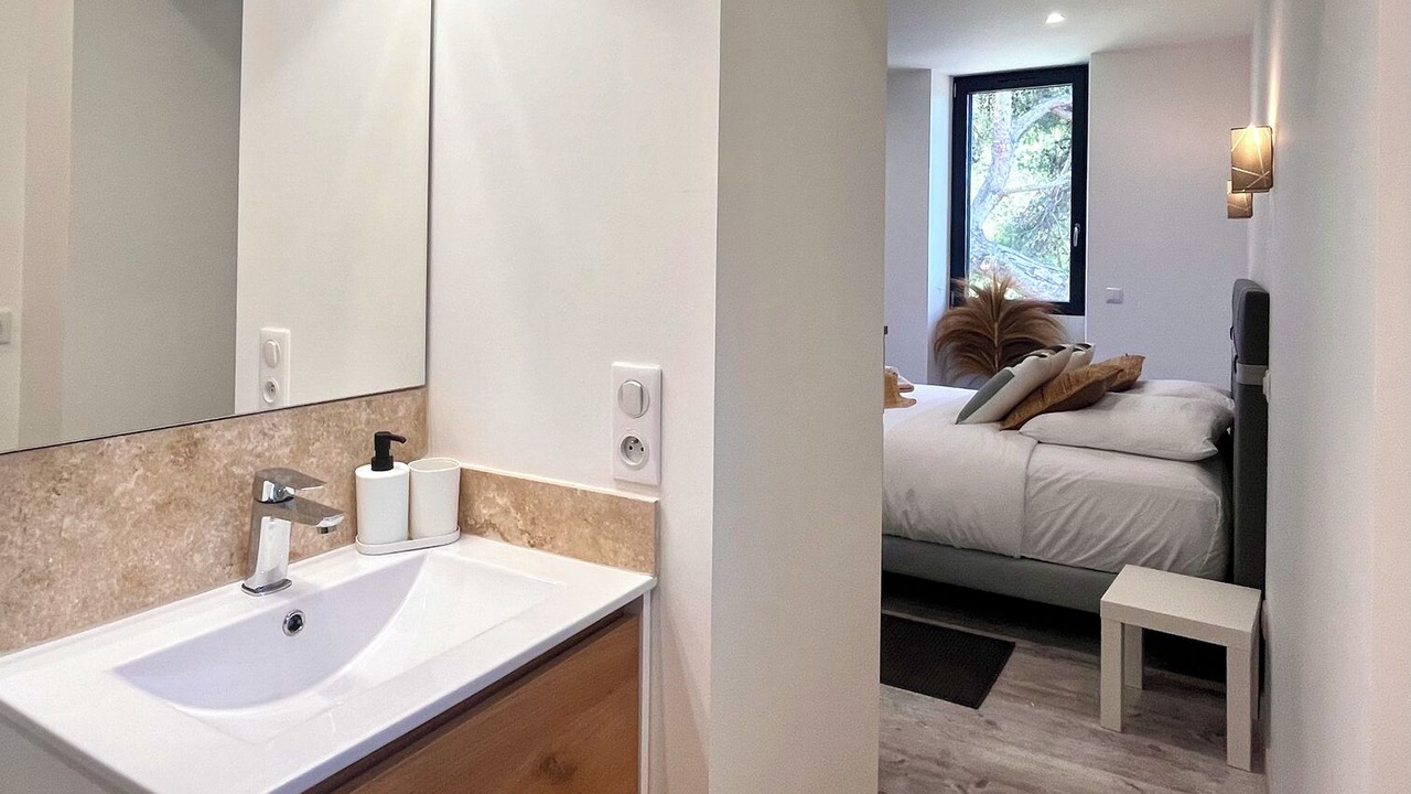 Photo of Bathroom in Salon-de-Provence