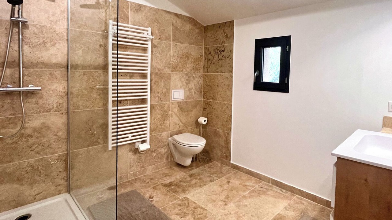 Photo of Bathroom in Salon-de-Provence